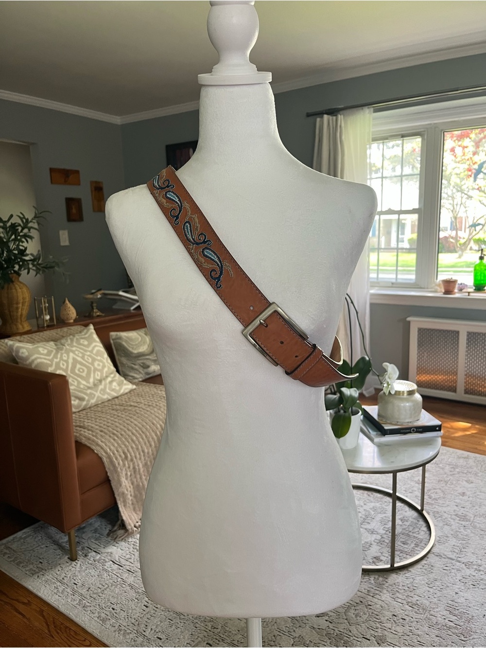 Etro Women’s Tan Leather Blue Paisley Embroidery Belt Size 95/110~36-38 Brass